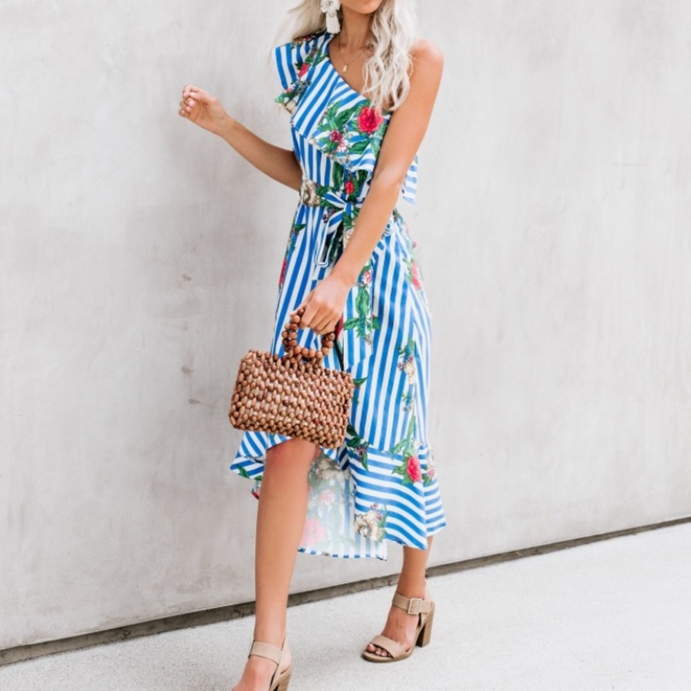 One shoulder dress